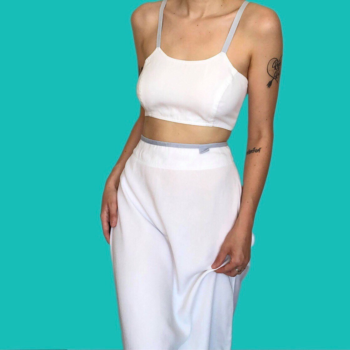 Stunning white/blue summery 2 piece top/skirt set UK 10