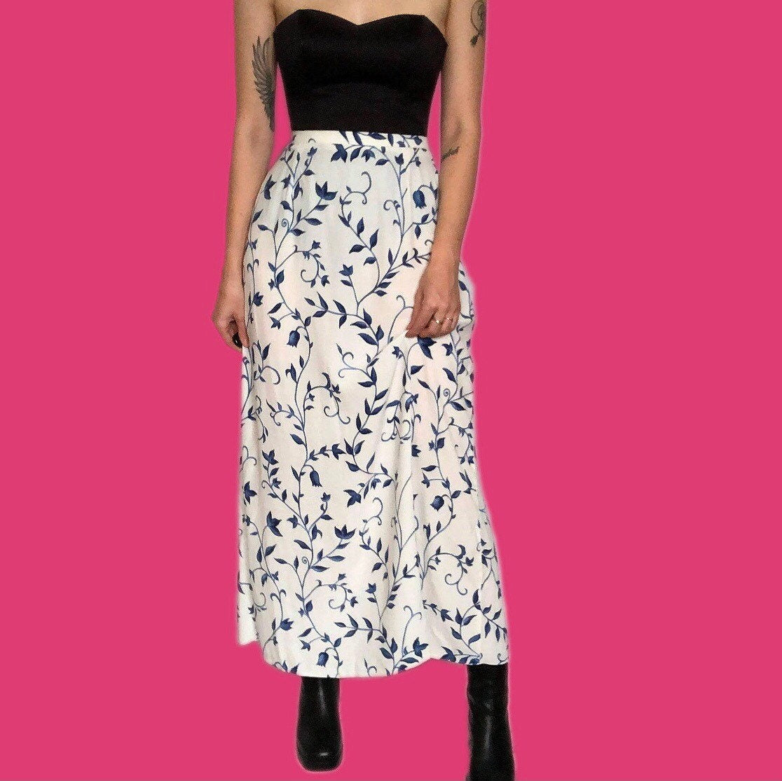 Beautiful white/navy leafy print high waisted maxi skirt UK 10