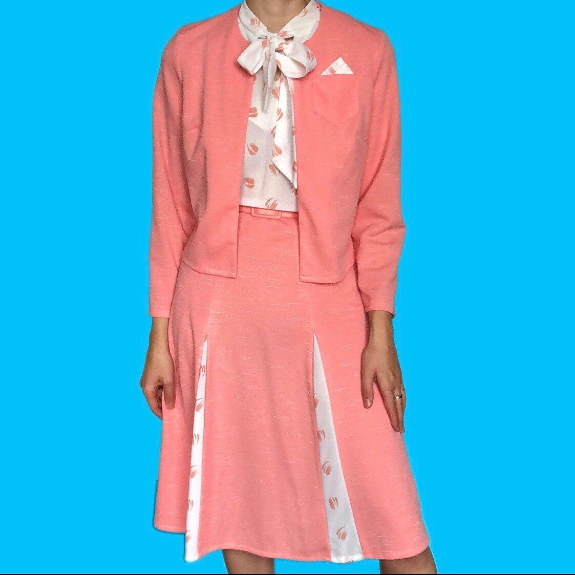 Super cute vintage peach 2 piece cardigan/dress set UK 12