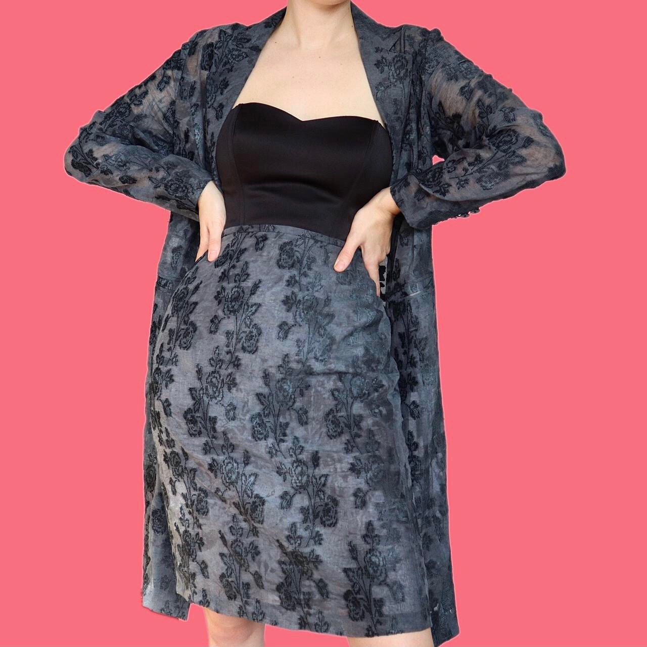 Beautiful vintage grey 2 piece skirt suit UK 10-12