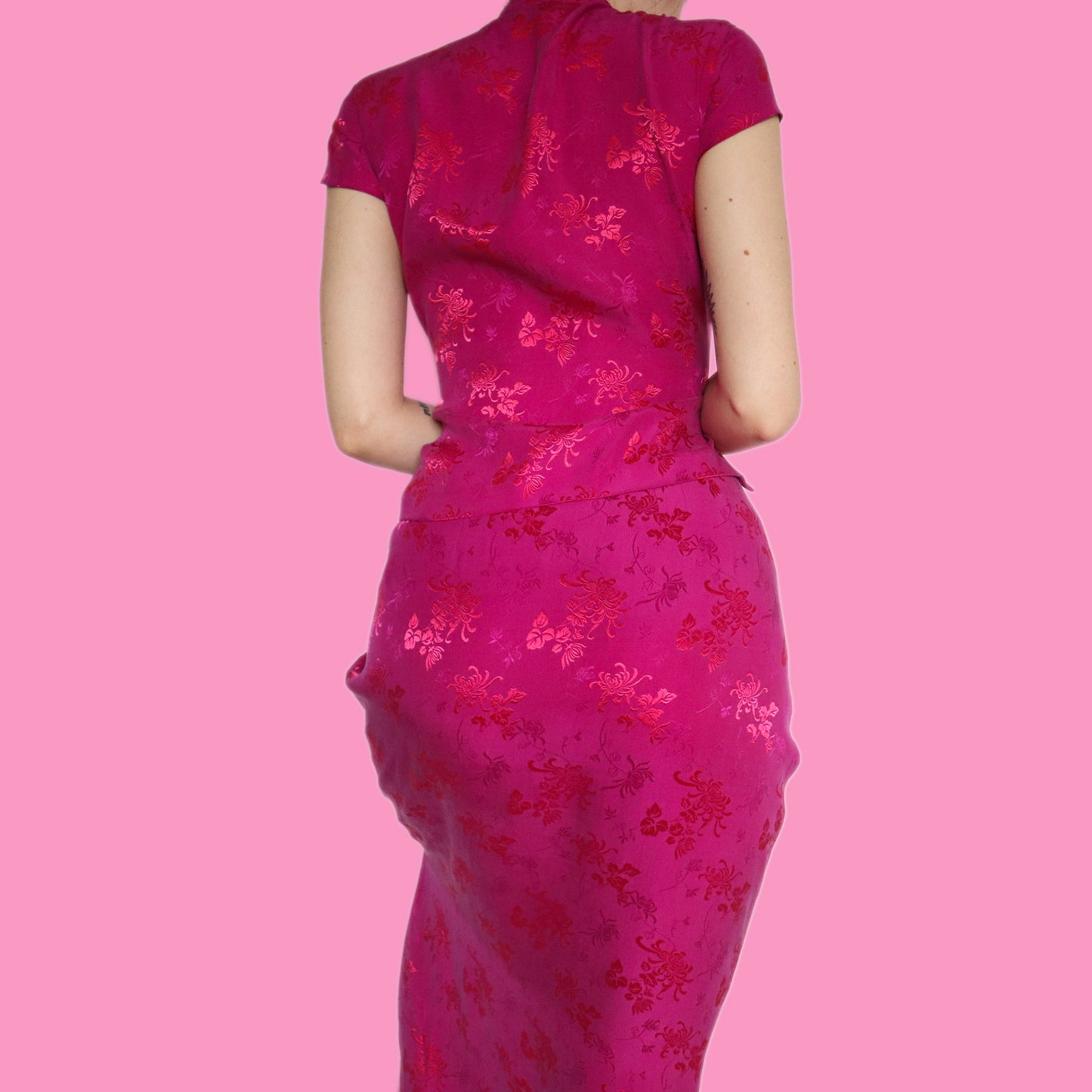 Beautiful bright pink silk blend floral 2 piece top & skirt set UK 14